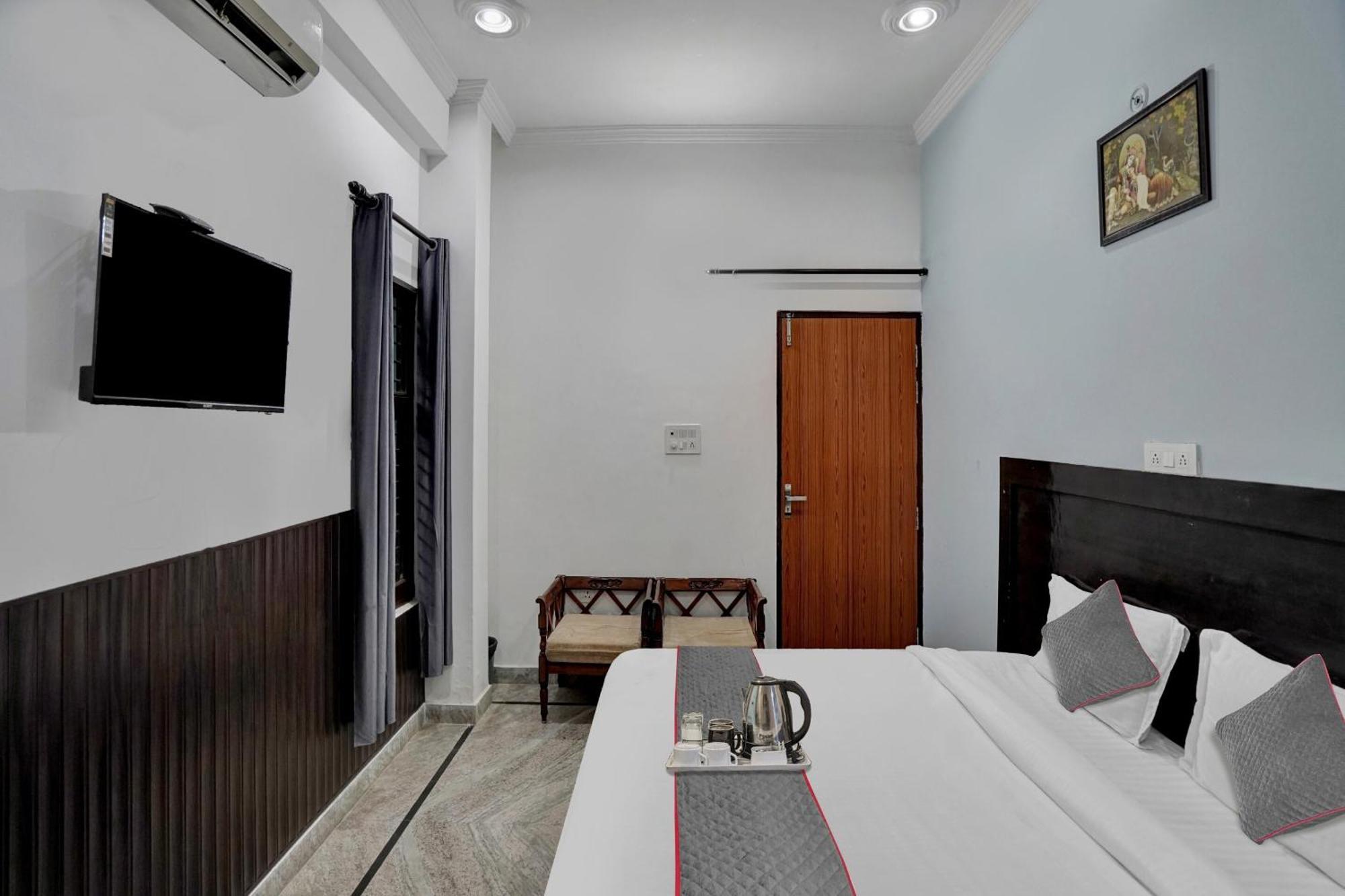 Отель Collection O Samira Residency Near Botanic Garden Of Indian Republic Нойда Экстерьер фото