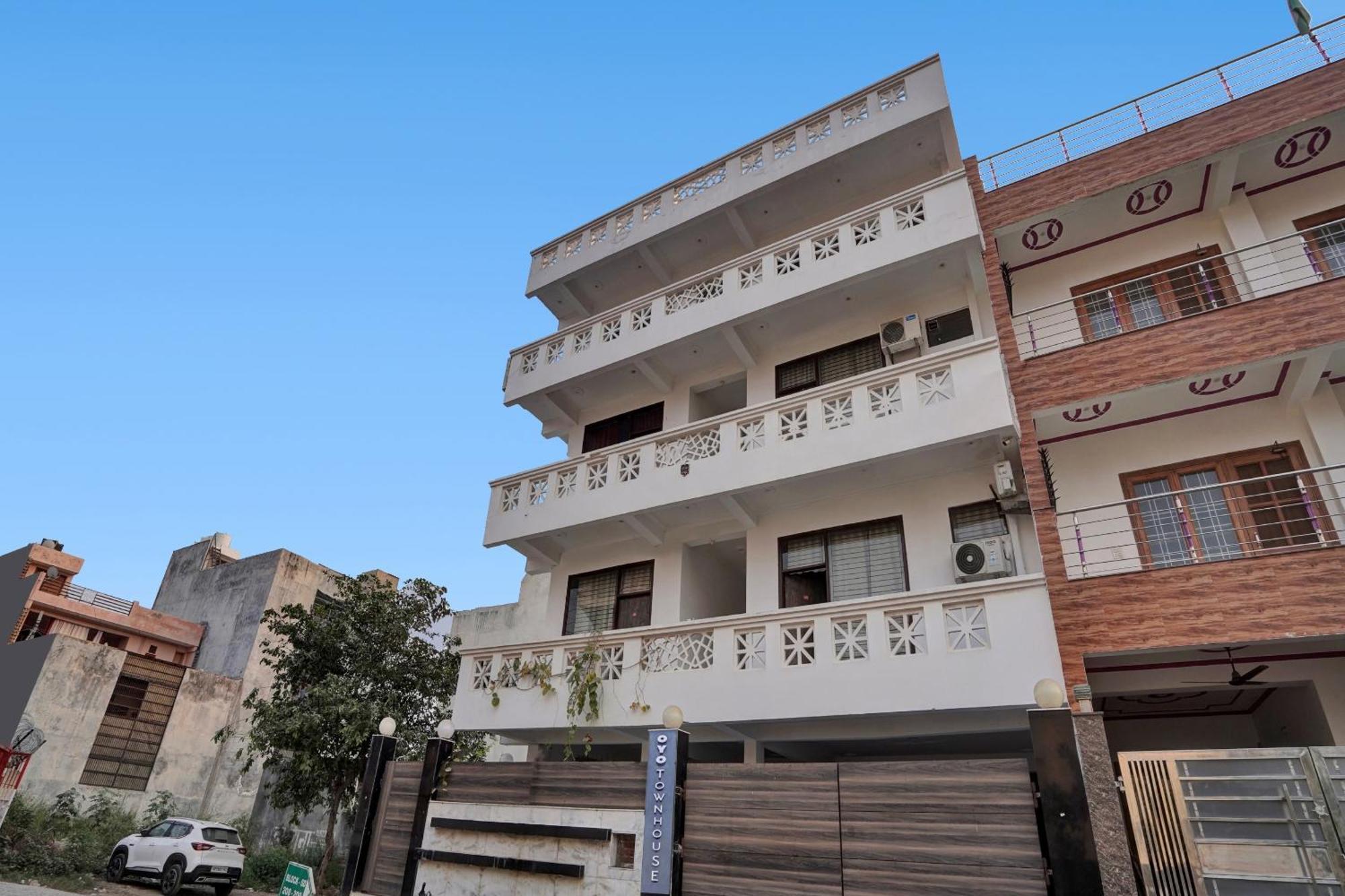 Отель Collection O Samira Residency Near Botanic Garden Of Indian Republic Нойда Экстерьер фото