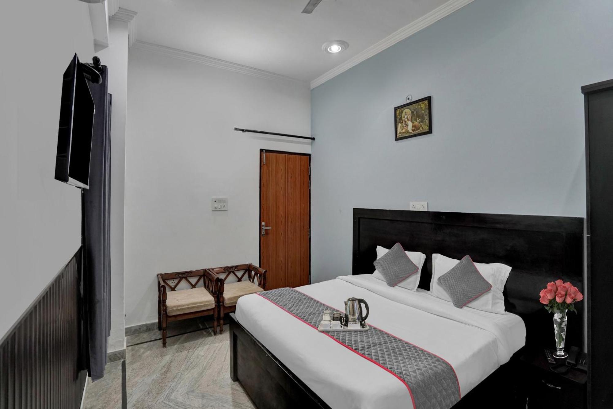 Отель Collection O Samira Residency Near Botanic Garden Of Indian Republic Нойда Экстерьер фото